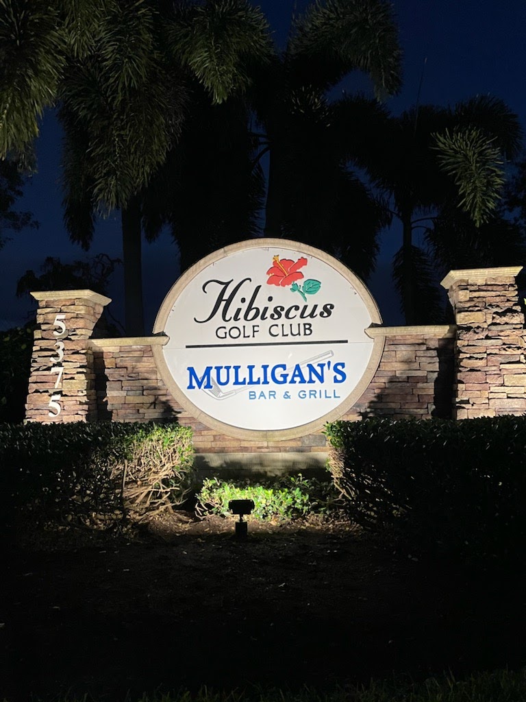 Mulligans Bar & Grill | restaurant | 5375 Hibiscus Dr, Naples, FL 34113, USA | 2393252630 OR +1 239-325-2630