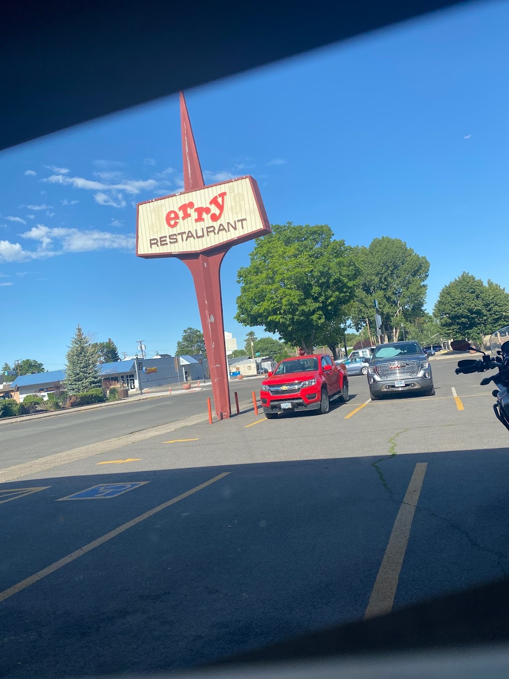 Jerrys | restaurant | 508 N 2nd St, Lakeview, OR 97630, USA | 5419472386 OR +1 541-947-2386