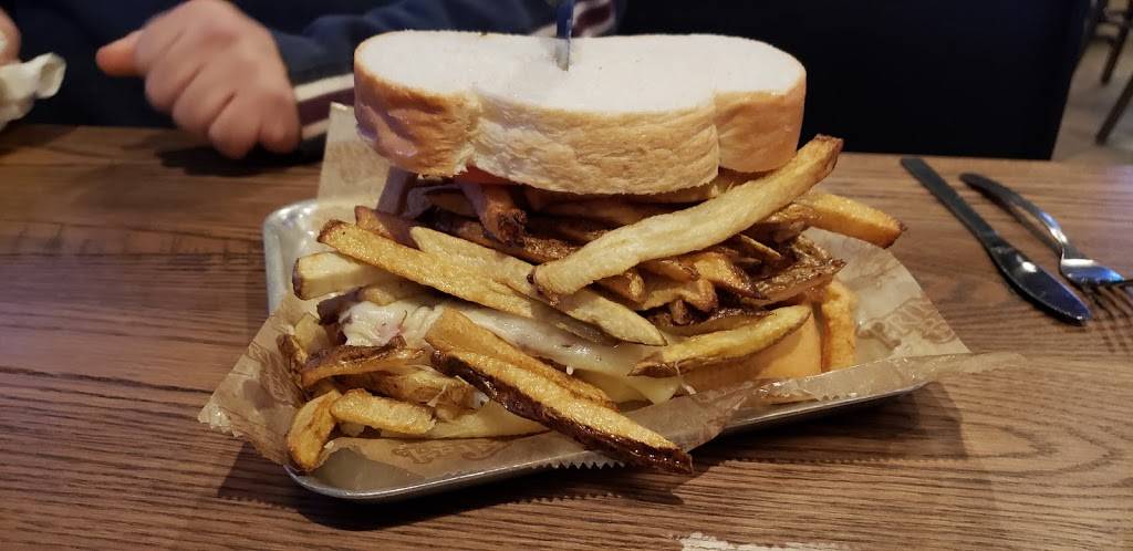 Primanti Bros. | restaurant | 830 E Pittsburgh St, Greensburg, PA 15601, USA | 7246891300 OR +1 724-689-1300