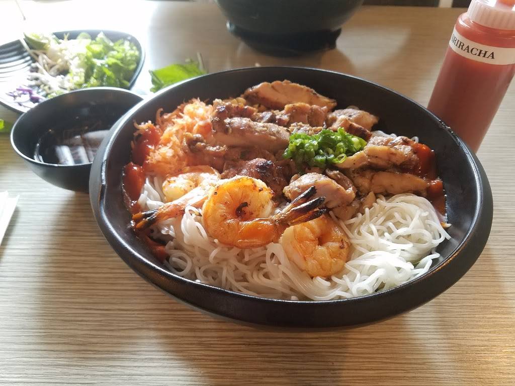 PHO Kitchen | restaurant | 5375 Napa St #104b, San Diego, CA 92110, USA | 6196845009 OR +1 619-684-5009