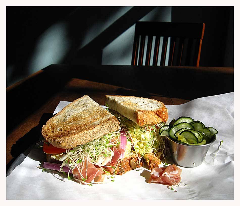 FoodHeads | cafe | 616 W 34th St, Austin, TX 78705, USA | 5124208400 OR +1 512-420-8400