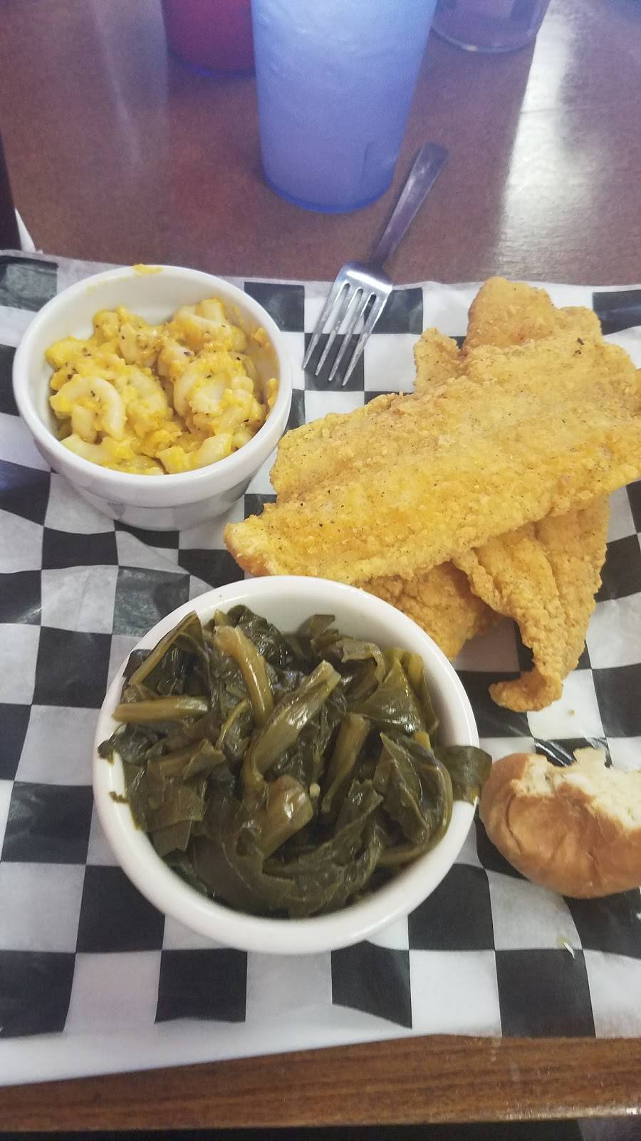 Traditionz Wings & Grill | restaurant | 3330-5 S Crater Rd, Petersburg, VA 23805, USA | 8048631911 OR +1 804-863-1911