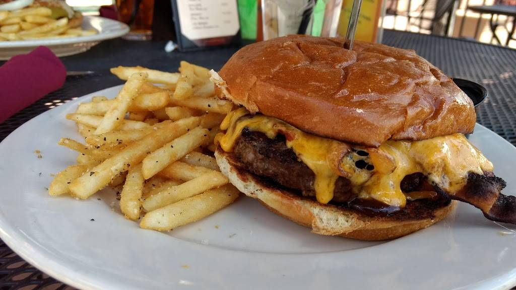 The Grandview Tavern and Grill | restaurant | 7427 Grandview Ave, Arvada, CO 80002, USA | 3034220781 OR +1 303-422-0781