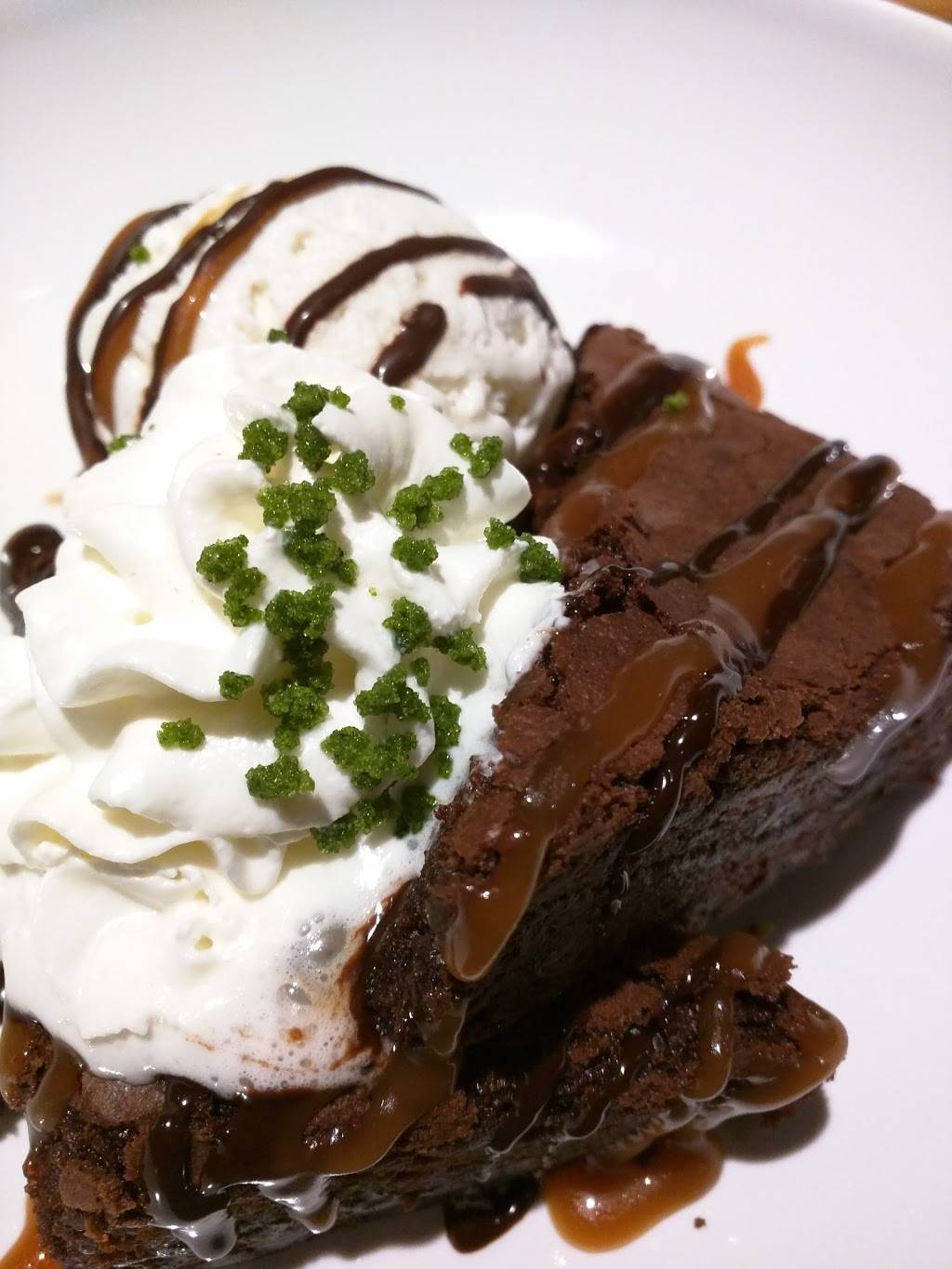 matchbox vintage pizza bistro | restaurant | one loudoun, 44720 Thorndike St, Ashburn, VA 20147, USA | 5719188024 OR +1 571-918-8024