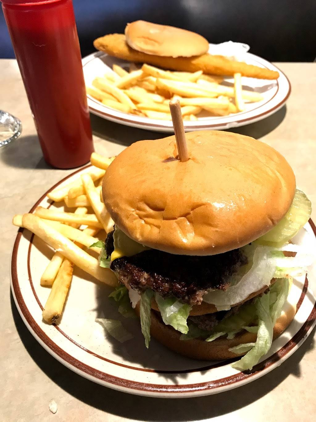 Dari-Villa Restaurant | restaurant | 559 Lincoln Ave, Bellevue, PA 15202, USA | 4127660240 OR +1 412-766-0240