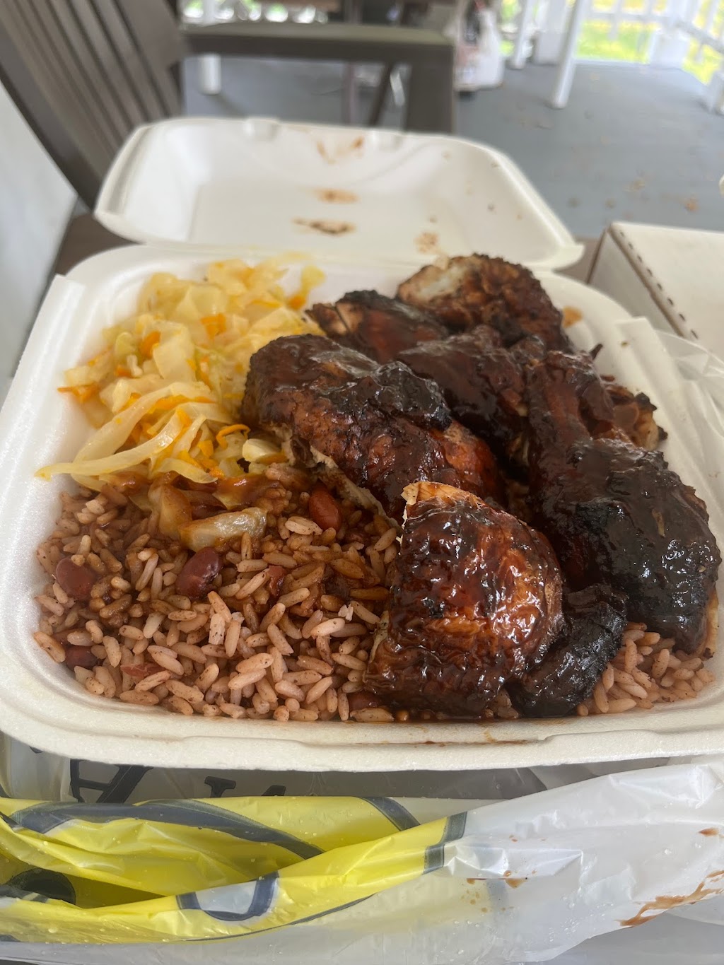 Mr. Jamaican Kitchen | restaurant | 7903 Superior Ave, Cleveland, OH 44103, USA | 2166750150 OR +1 216-675-0150