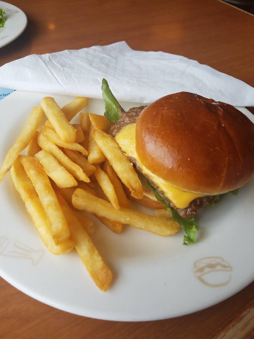 Friendlys | restaurant | 2220 Rte 112, Coram, NY 11727, USA | 6316963717 OR +1 631-696-3717