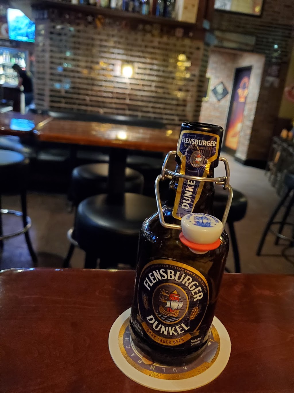 World of Beer | restaurant | 2290 Town Center Ave, Melbourne, FL 32940, USA | 3216336665 OR +1 321-633-6665