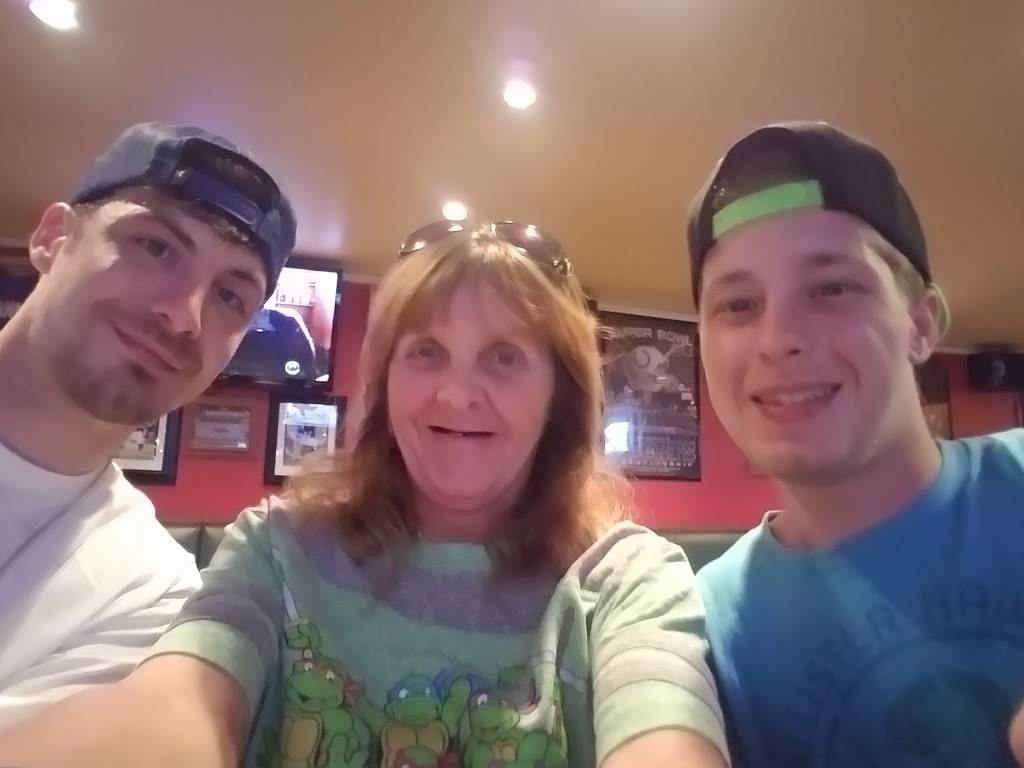 Johnny Vs Sports Pub | restaurant | 58 N Main St, Frankfort, IN 46041, USA | 7656544702 OR +1 765-654-4702