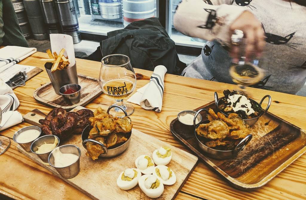 First Draft Taproom & Kitchen | restaurant | 1309 26th St, Denver, CO 80205, USA | 3037368400 OR +1 303-736-8400