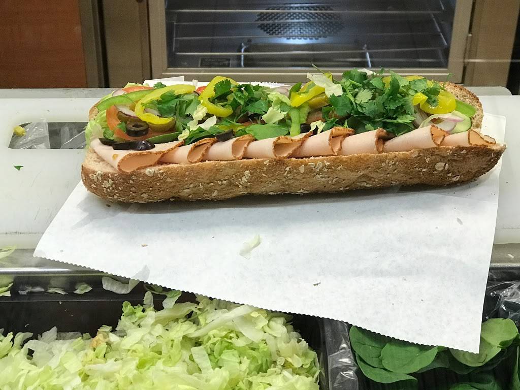 Subway Restaurants | restaurant | 13706 Oxnard St, Van Nuys, CA 91401, USA | 8187876775 OR +1 818-787-6775