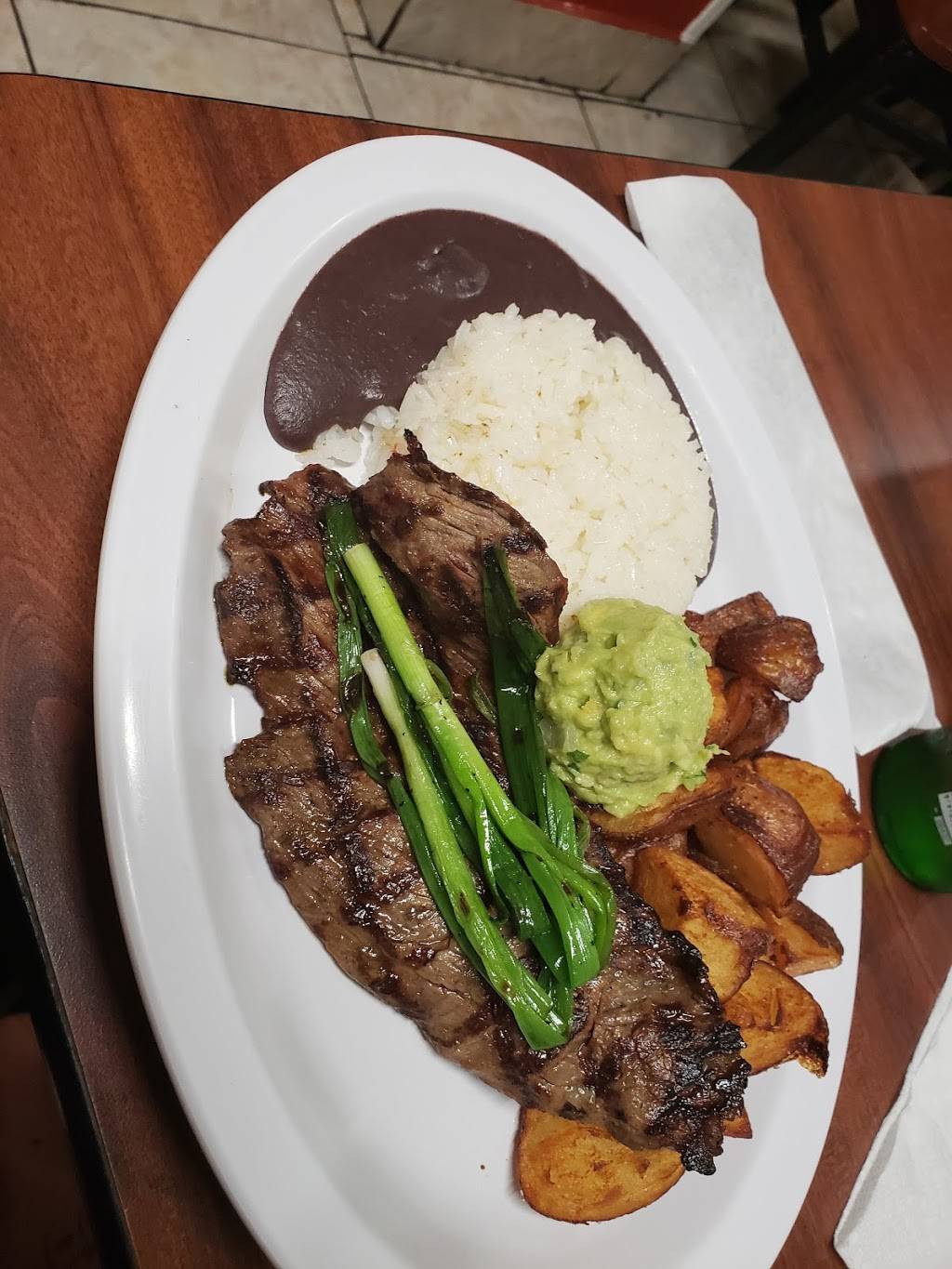 La Bendicion | restaurant | 1132 S J St, Lake Worth, FL 33460, USA | 5613588915 OR +1 561-358-8915