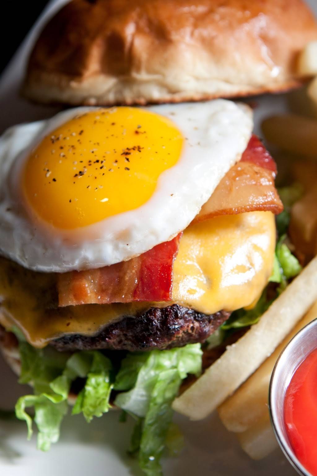 The Rocking Horse | restaurant | 2535 N Milwaukee Ave, Chicago, IL 60647, USA | 7734860011 OR +1 773-486-0011