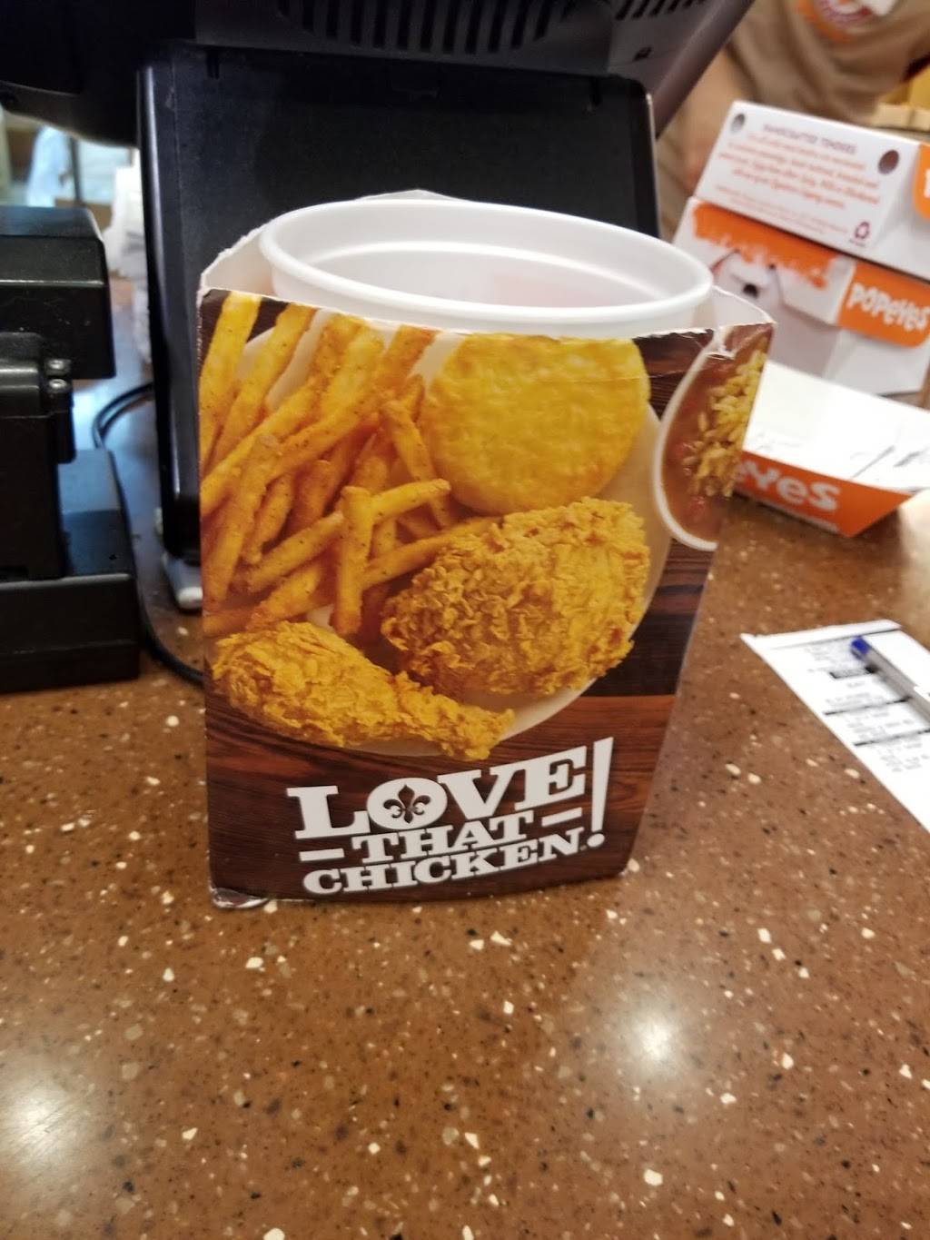 Popeyes Louisiana Kitchen | restaurant | Centre Mall, 30 Mall Dr W #3288, Jersey City, NJ 07310, USA | 2016568080 OR +1 201-656-8080