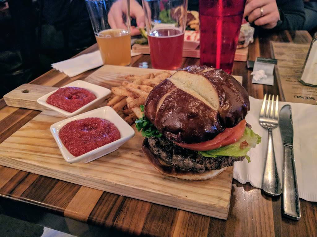 Austin Brothers Beer Company | restaurant | 821 W Miller St, Alpena, MI 49707, USA | 9893402300 OR +1 989-340-2300