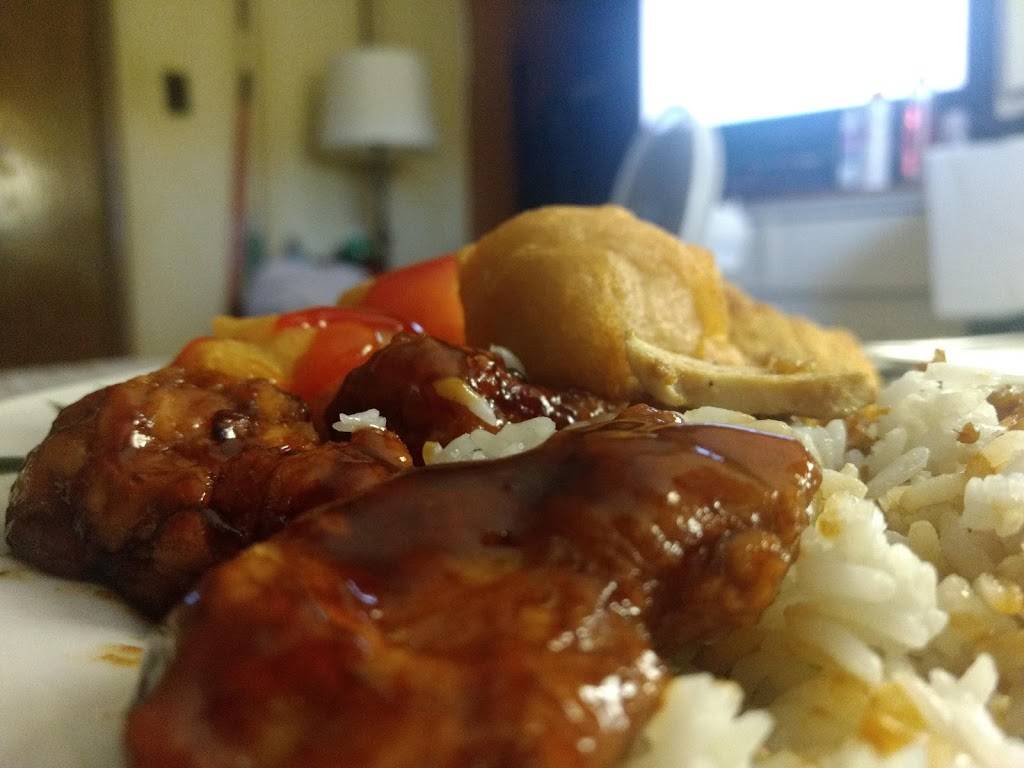 Bamboo Chinese Eatery | restaurant | 2999 Tecumseh Rd E, Windsor, ON N8W 1G6, Canada | 5192518388 OR +1 519-251-8388