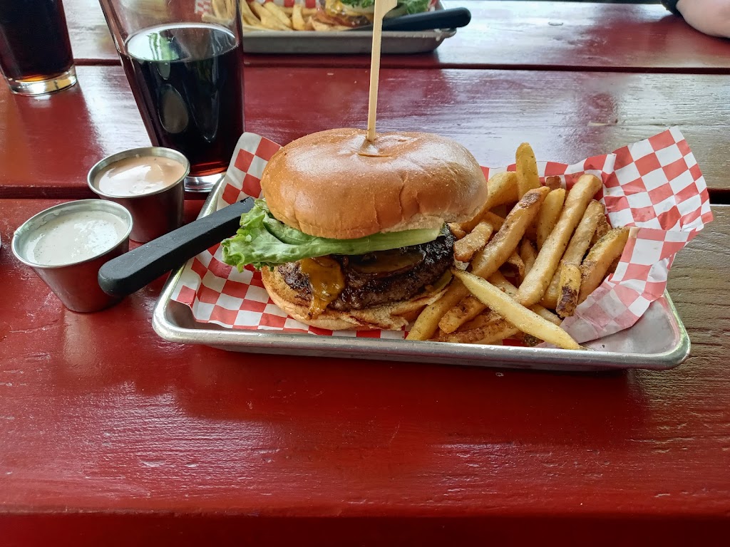 Pump House Burgers & Brews | restaurant | 102 Talent Ave, Talent, OR 97540, USA | 5418970060 OR +1 541-897-0060