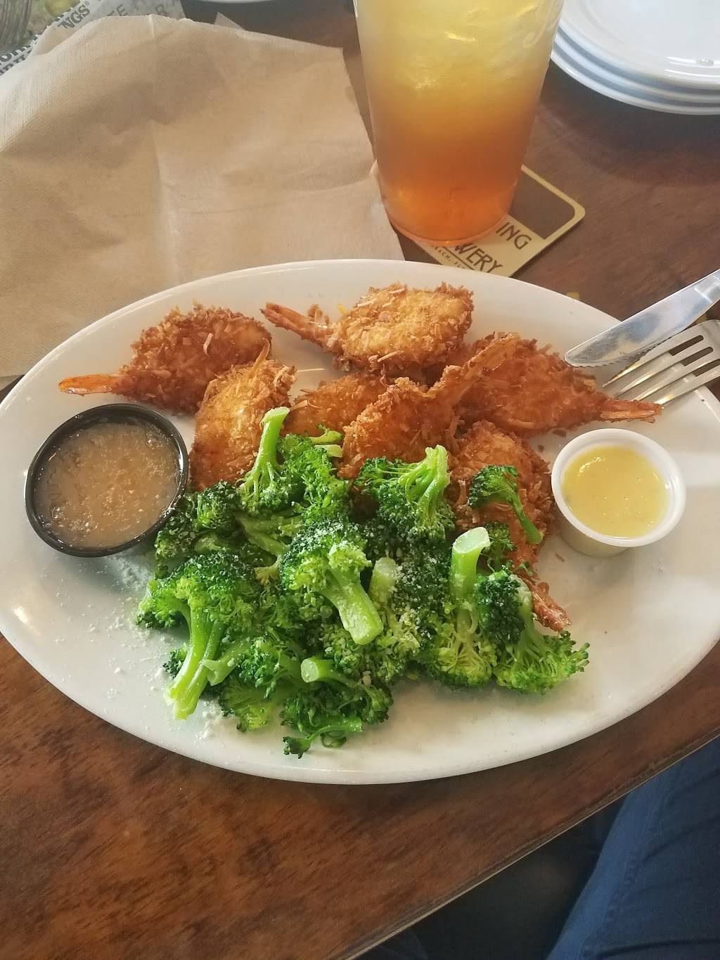 Hurricane Grill & Wings | meal takeaway | 2202 SE Veterans Memorial Pkwy, Port St. Lucie, FL 34952, USA | 7723359036 OR +1 772-335-9036