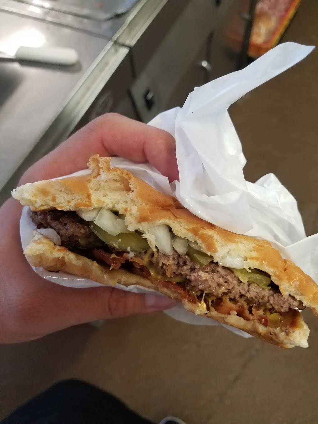 Eddie Macs | restaurant | 2600 N Travis St, Sherman, TX 75092, USA | 9038130196 OR +1 903-813-0196