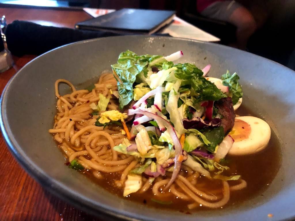 Houlihans | restaurant | 17029 Abercorn St, Savannah, GA 31419, USA | 9129215712 OR +1 912-921-5712