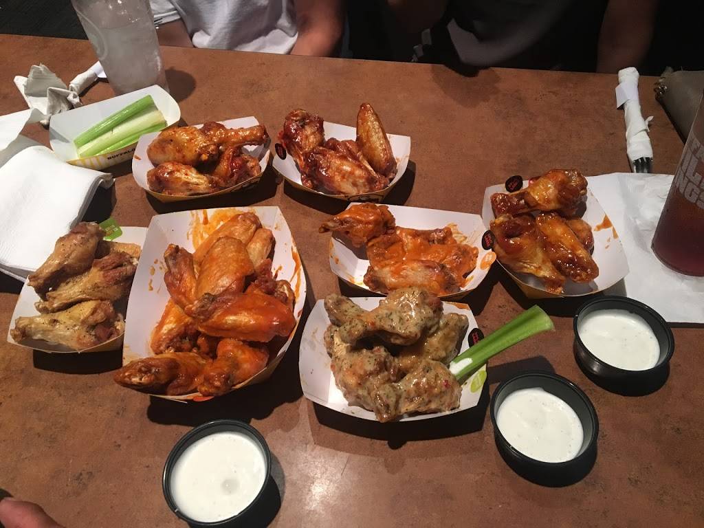 Buffalo Wild Wings | meal takeaway | 4736 Frederica St, Owensboro, KY 42301, USA | 2706867800 OR +1 270-686-7800