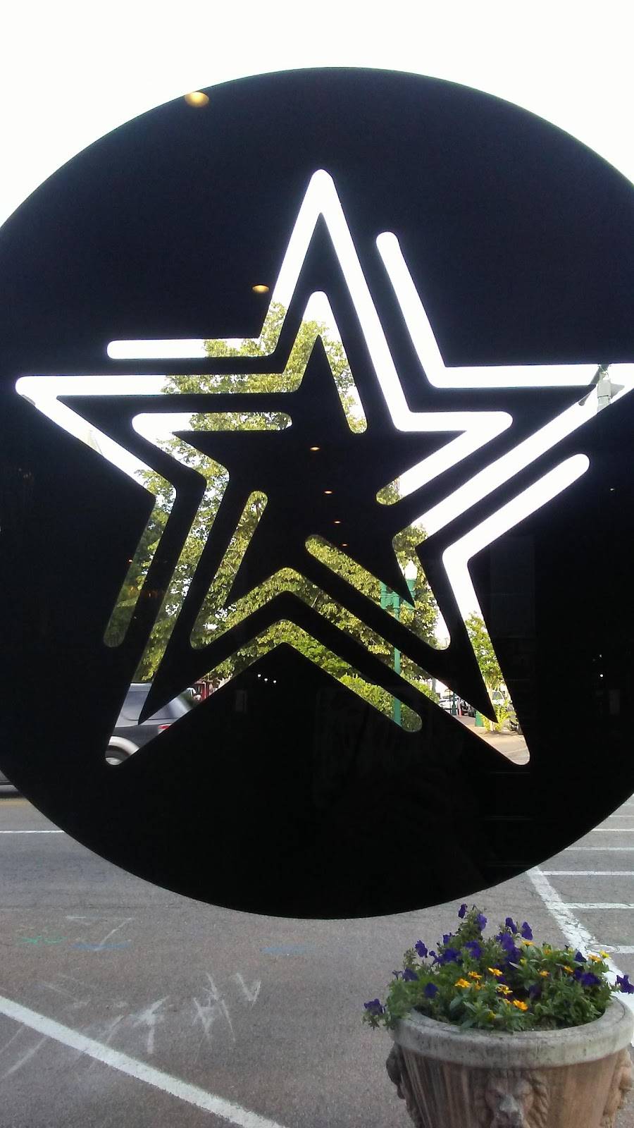 Stella Nera | restaurant | 100 N Market St, Paris, TN 38242, USA | 7314077707 OR +1 731-407-7707