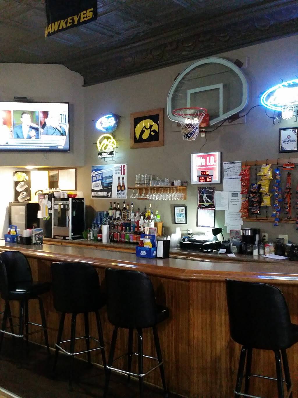 Bs Sports Bar & Grill - | restaurant | 214 Washington St, Victor, IA 52347, USA | 3196478888 OR +1 319-647-8888