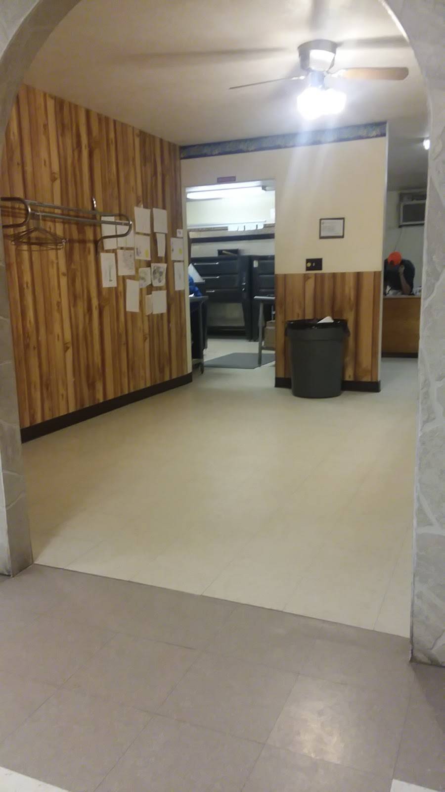 Pizza Parlor | restaurant | 153-101 N Market St, Shreve, OH 44676, USA | 3305672888 OR +1 330-567-2888