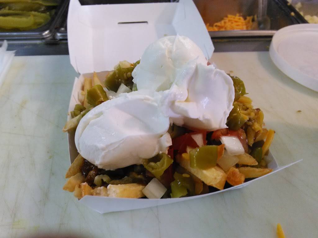 Wienerschnitzel | restaurant | 6200 White Ln, Bakersfield, CA 93309, USA | 6613974686 OR +1 661-397-4686