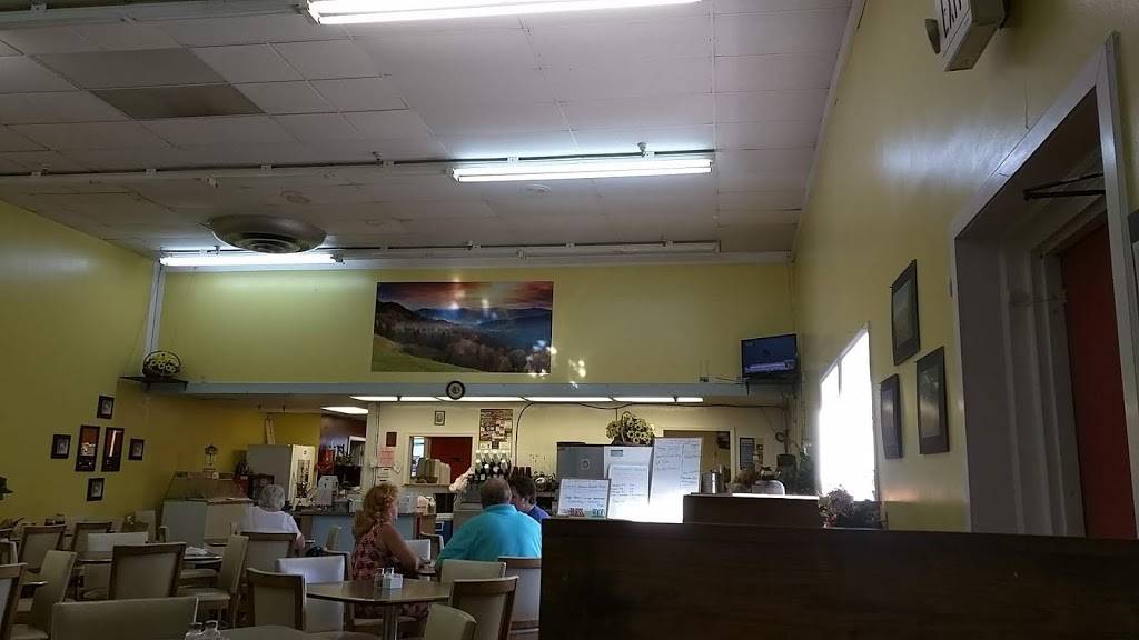 Charlottes Family Restaurant | restaurant | 6057 W Andrew Johnson Hwy, Talbott, TN 37877, USA | 4235816974 OR +1 423-581-6974