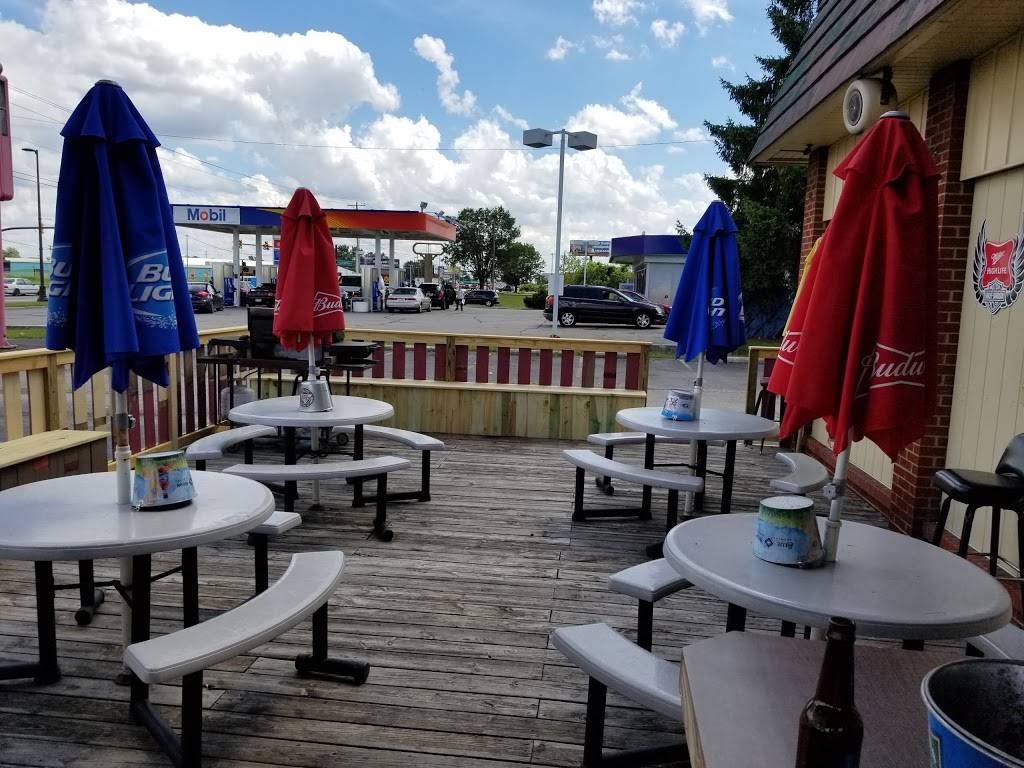 Shakers Public House | restaurant | 385 Georgesville Rd, Columbus, OH 43228, USA | 6143725847 OR +1 614-372-5847