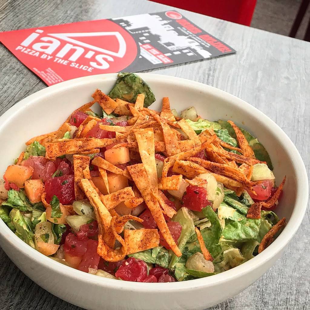 Ians Pizza Garver | restaurant | 3241 Garver Green Suite 121, Madison, WI 53704, USA | 6082579248 OR +1 608-257-9248