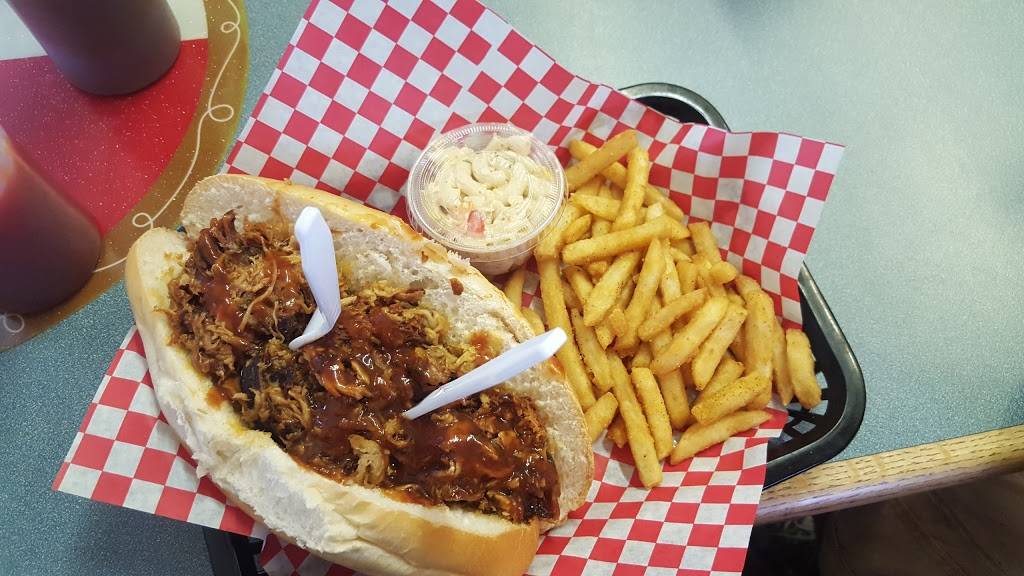 Pig Pit BBQ | restaurant | 1 Niver St, Cohoes, NY 12047, USA | 5182352323 OR +1 518-235-2323