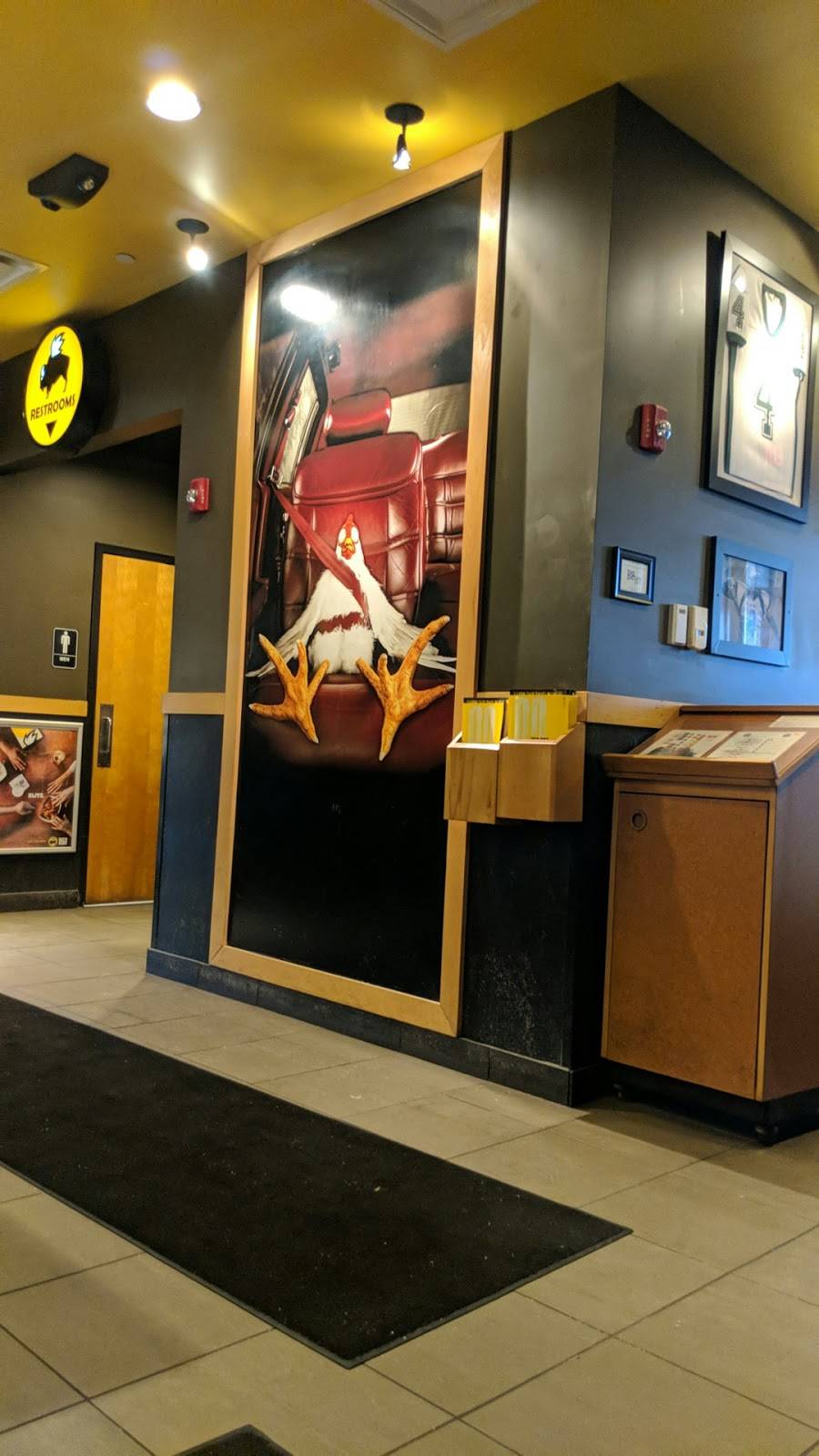 Buffalo Wild Wings | restaurant | 18865 Giles Rd, Aurora, OH 44202, USA | 3305622150 OR +1 330-562-2150