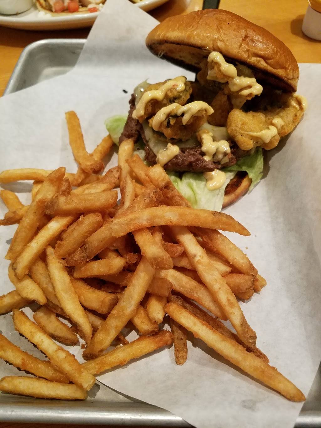 BJs Restaurant & Brewhouse | restaurant | 2206 Bridgepointe Pkwy, San Mateo, CA 94404, USA | 6509312990 OR +1 650-931-2990