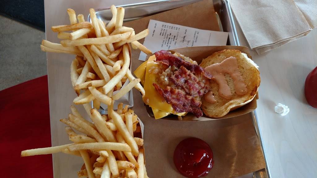 Hat Creek Burger Co. | restaurant | 555 E Exchange Pkwy, Allen, TX 75002, USA | 2147857330 OR +1 214-785-7330