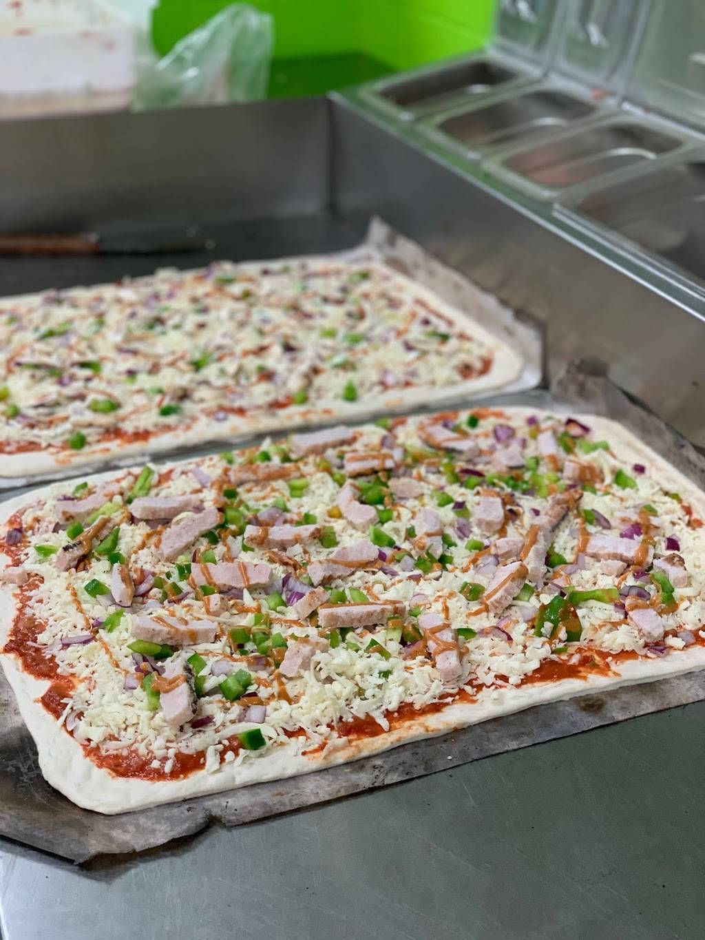 Pizza Plus & Subs | restaurant | 477 Grove St E, Barrie, ON L4M 6M3, Canada | 7057277771 OR +1 705-727-7771