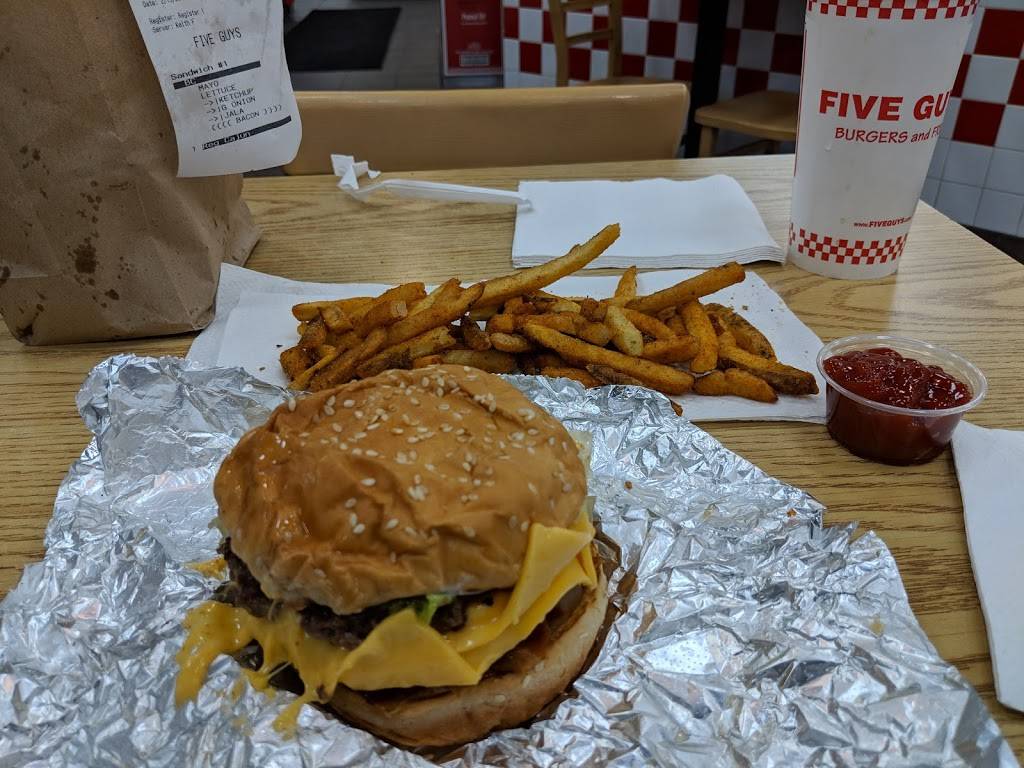 Five Guys | meal takeaway | 660 Merrill Rd, Pittsfield, MA 01201, USA | 4134995900 OR +1 413-499-5900