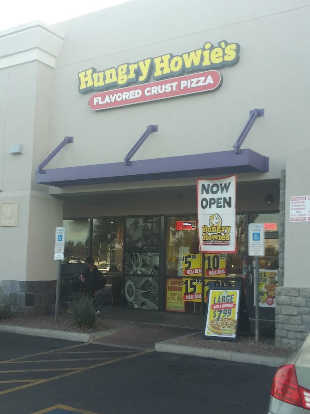 Hungry Howies | restaurant | 3320 W Bethany Home Rd, Phoenix, AZ 85017, USA | 4806495999 OR +1 480-649-5999