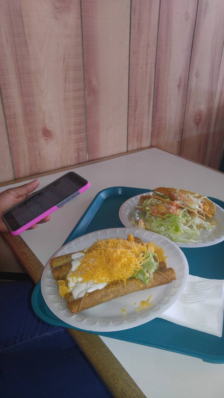 Oscars Mexican Food | restaurant | 822 E Vista Way, Vista, CA 92084, USA | 7609453736 OR +1 760-945-3736