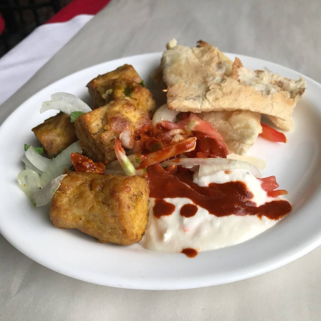 Shehnai Restaurant | restaurant | 447 Main St W, Hamilton, ON L8P 1K5, Canada | 9055770002 OR +1 905-577-0002