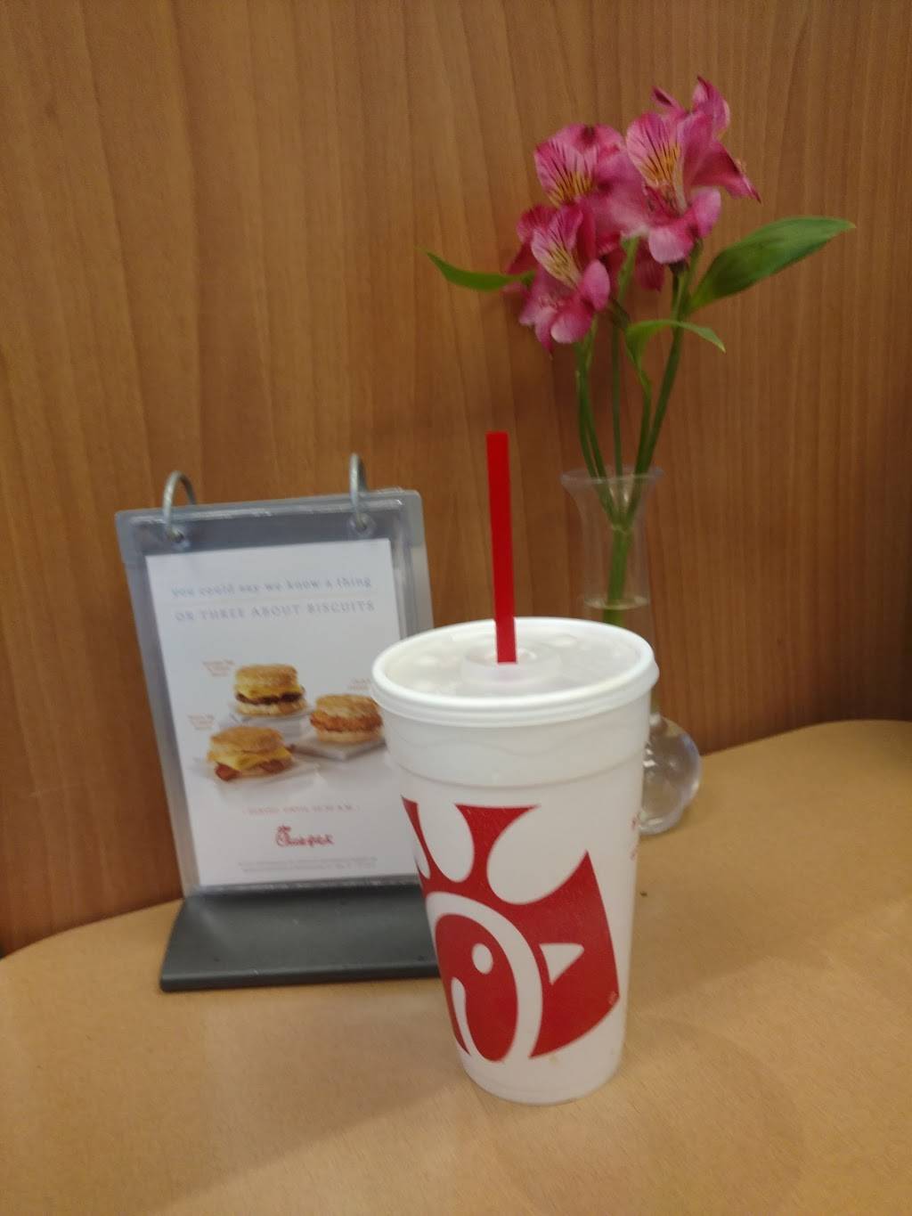 Chick-fil-A | restaurant | Crossing Center, 6039 Metcalf Ave, Mission, KS 66202, USA | 9134325300 OR +1 913-432-5300