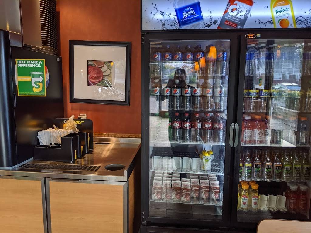 Subway | meal takeaway | 324 Highland Rd W, Kitchener, ON N2M 5G2, Canada | 5195787827 OR +1 519-578-7827