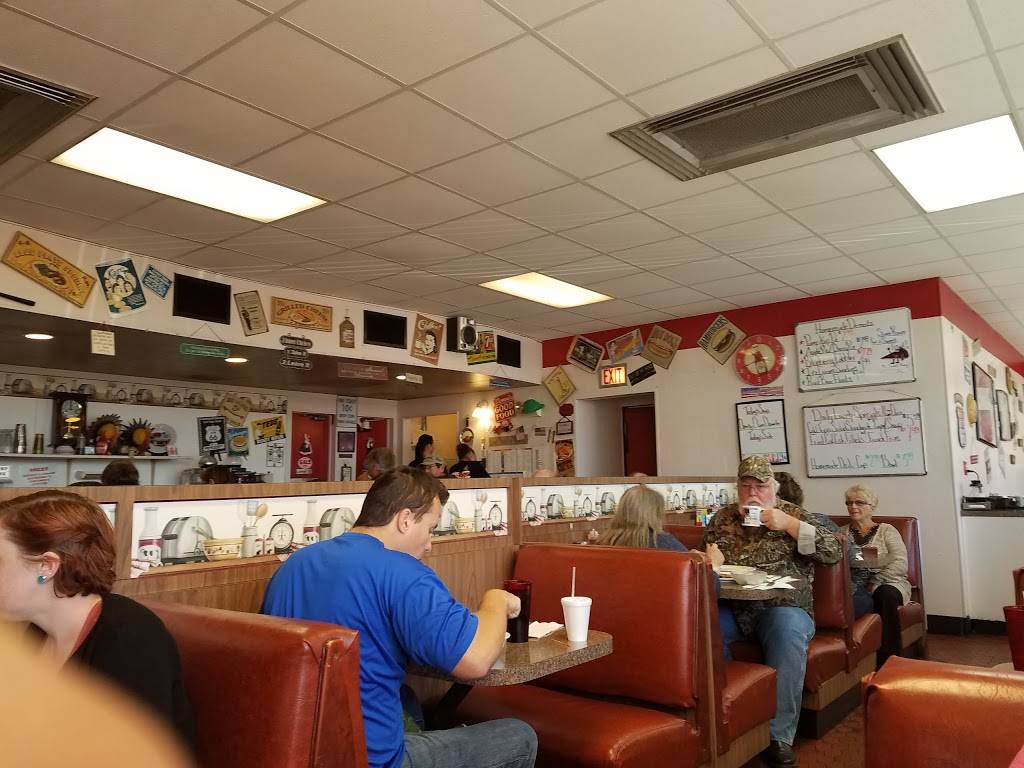 Mels Family Diner | restaurant | 3221 S Orlando Dr, Sanford, FL 32773, USA | 4073214294 OR +1 407-321-4294