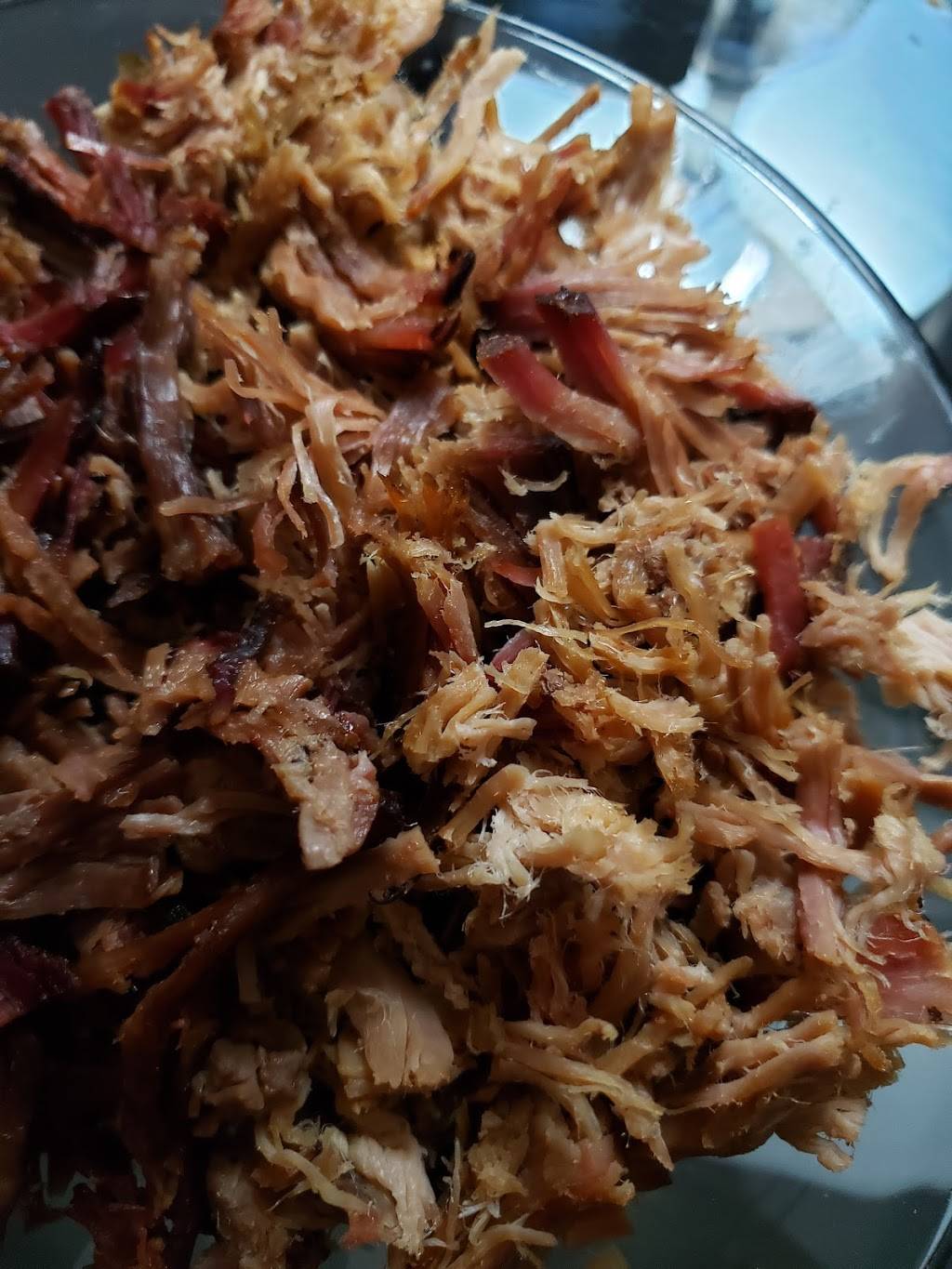 Hog Wild Pit Bar-B-Q | restaurant | 1200 Rock Rd, Wichita, KS 67207, USA | 3166187227 OR +1 316-618-7227