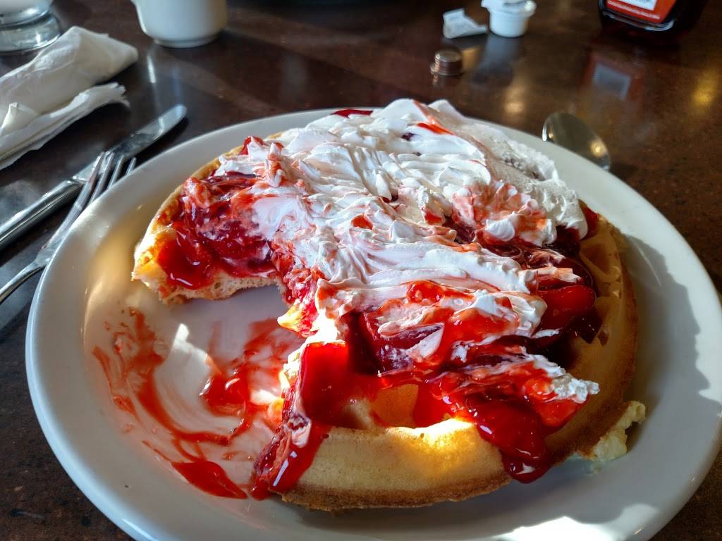 Russ Restaurant | restaurant | 210 N River Ave, Holland, MI 49424, USA | 6163926300 OR +1 616-392-6300