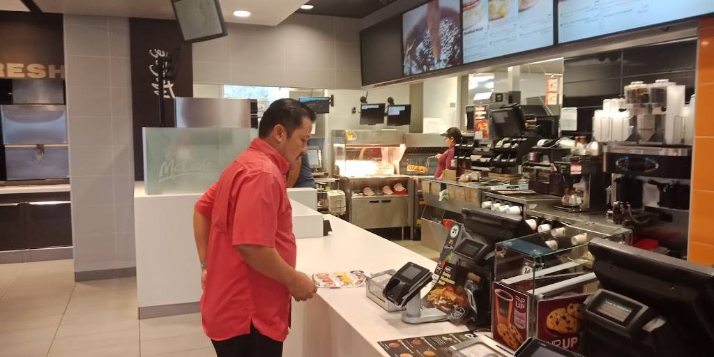 McDonalds | cafe | 2100 Farm to Market Rd 1488, Hempstead, TX 77445, USA | 9798269884 OR +1 979-826-9884