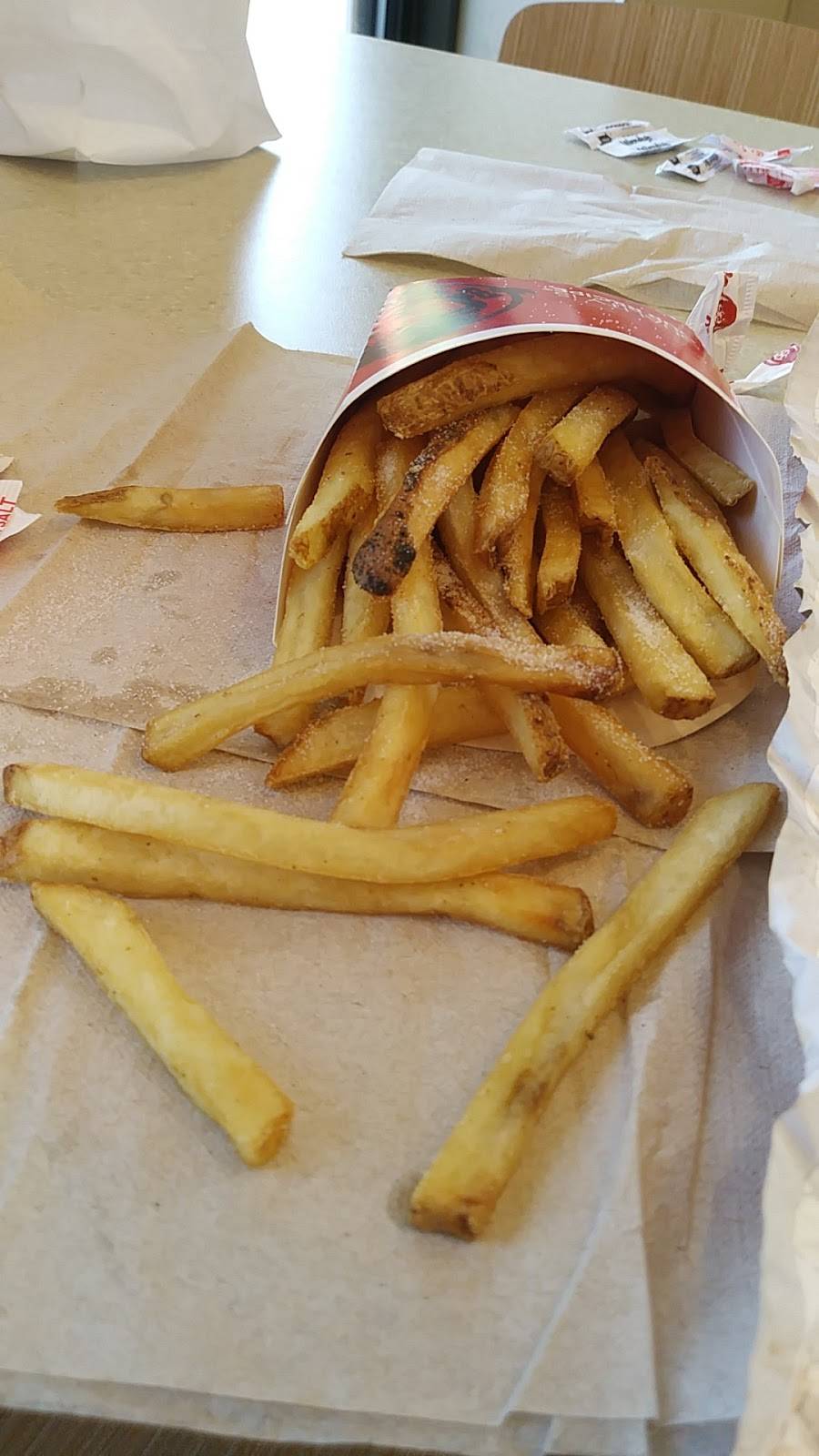 Wendys | restaurant | 3362 Main St, Buffalo, NY 14214, USA | 7168623511 OR +1 716-862-3511