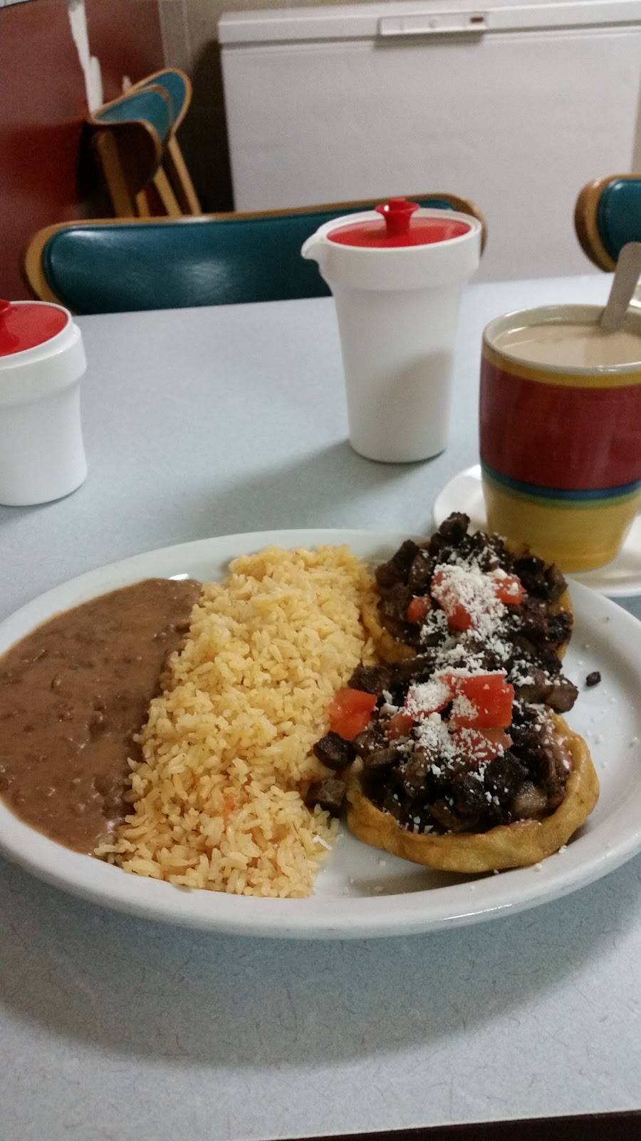 El Tazumal | restaurant | 424 W 4th St, Grand Island, NE 68801, USA | 3083851694 OR +1 308-385-1694