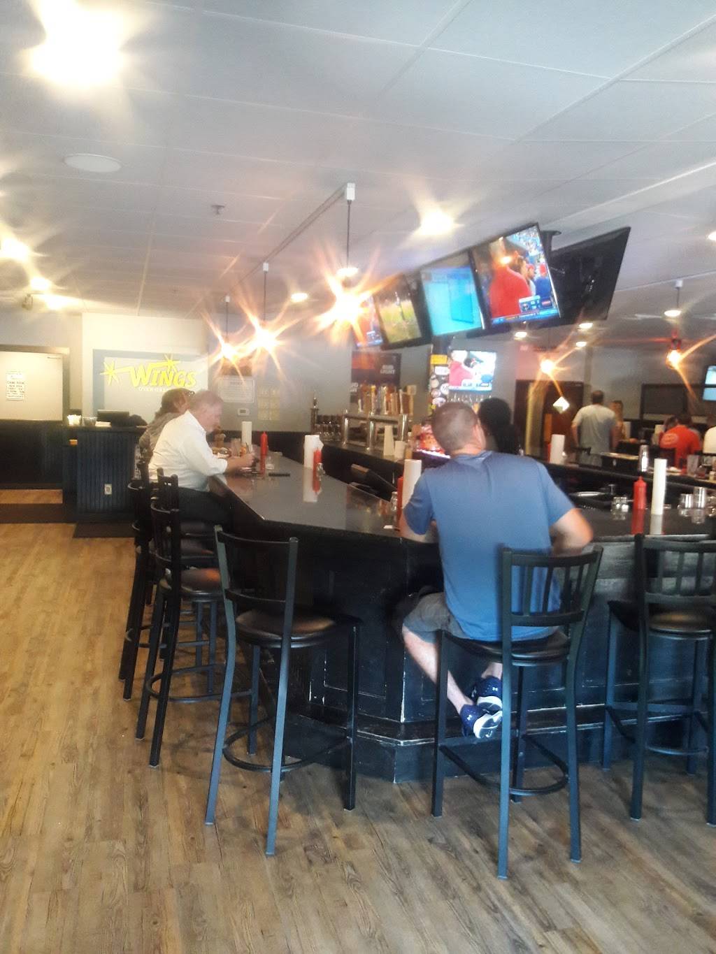 Hangar Pub and Grill Restaurant Of Greenfield | restaurant | 30 Federal St, Greenfield, MA 01301, USA | 4137739464 OR +1 413-773-9464